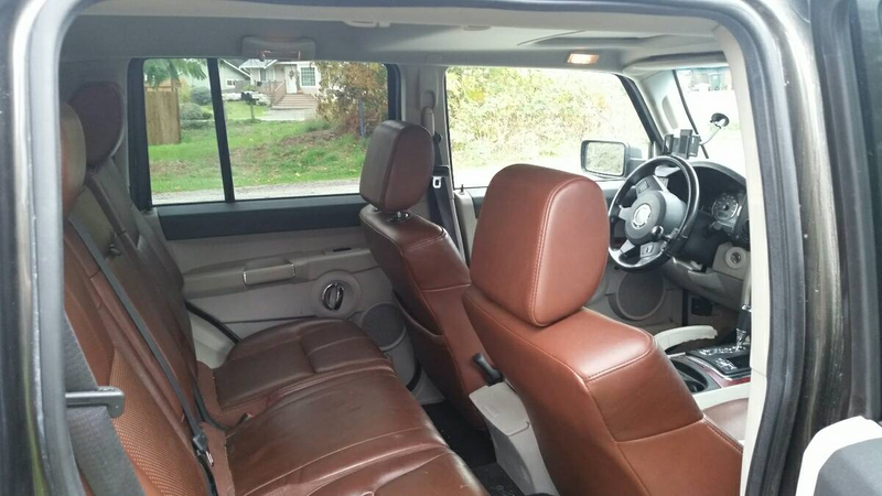 Illustration for article titled For $10,500, Could This 2006 Jeep Commander Limited Command Your Attention?